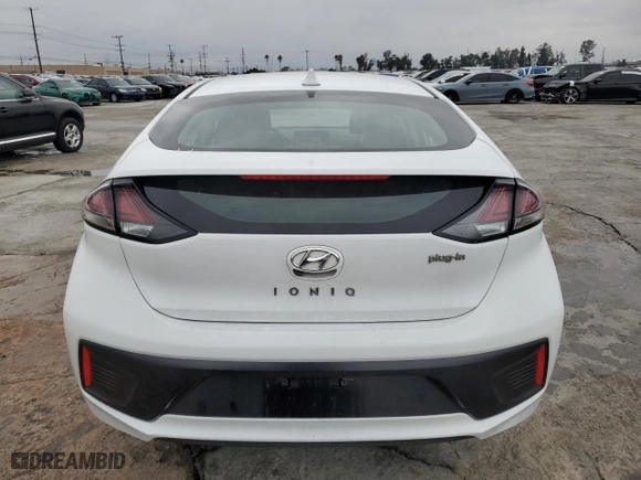 2020 Hyundai Ioniq Plug-In Hybrid SE with VIN KMHC65LD2LU214181, listed as a Copart auction lot 44080285 with NaN miles and Salvage Title. Bid and sale history available at carsss.com. Image 6.