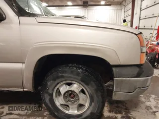 2004 Chevrolet Silverado 1500 with VIN 1GCEK19T74E385021, listed as a IAAI auction lot 41352639 with 152,734 mi miles and . Bid and sale history available at DreamBid. Image 14.