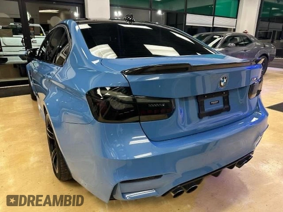 2015 BMW M3 z VIN WBS3C9C52FJ276370, wystawiony jako Copart lot #45783445 z przebiegiem 39 813 mil mil oraz Czysty tytuł • Clean title. Historia ofert i sprzedaży dostępna na DreamBid. Obrazek 3.