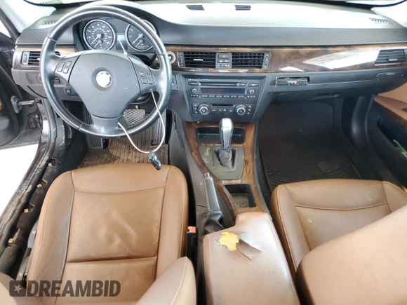 2011 BMW 3 Series 328i z VIN WBAPH5C55BA446506, wystawiony jako Copart lot #64320775 z przebiegiem 176 862 mil mil oraz Czysty tytuł • Clean title. Historia ofert i sprzedaży dostępna na DreamBid. Obrazek 8.