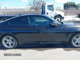 2015 BMW 4 Series 435i xDrive z VIN WBA3R5C59FK189457, wystawiony jako IAAI lot #41717989 z przebiegiem 116 402 mil mil oraz . Historia ofert i sprzedaży dostępna na DreamBid. Obrazek 13.