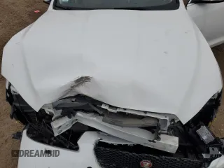 2016 Jaguar XJ R-Sport с VIN SAJWJ1CD9G8V92958, выставлен на аукционе Copart как лот 44177915 с пробегом Не указан миль и Списание • Salvage title. История ставок и продаж доступна на DreamBid. Изображение 12.