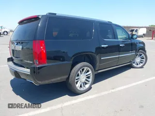 2014 Cadillac Escalade ESV Platinum z VIN 1GYS3KEF5ER161787, wystawiony jako IAAI lot #42358806 z przebiegiem 120 317 mil mil oraz . Historia ofert i sprzedaży dostępna na DreamBid. Obrazek 4.