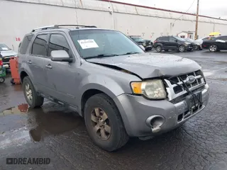 2008 Ford Escape Limited with VIN 1FMCU04178KD00117, listed as a IAAI auction lot 41594300 with 252,882 mi miles. Bid and sale history available at carsss.com. Image 1.