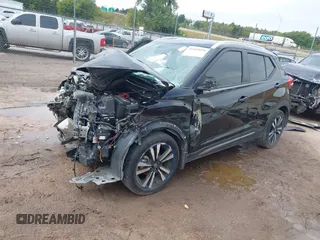 2019 Nissan Kicks SV z VIN 3N1CP5CU1KL526103, wystawiony jako IAAI lot #40405698 z przebiegiem 76 009 mil mil oraz . Historia ofert i sprzedaży dostępna na DreamBid. Obrazek 18.