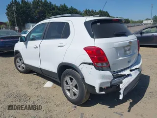 2020 Chevrolet Trax LT z VIN KL7CJLSB9LB316058, wystawiony jako IAAI lot #42084196 z przebiegiem 61 921 mil mil oraz . Historia ofert i sprzedaży dostępna na DreamBid. Obrazek 3.