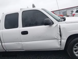 2006 Chevrolet Silverado 1500 LS with VIN 1GCEC19V46E234140, listed as a IAAI auction lot 41481122 with 290,635 mi miles. Bid and sale history available at carsss.com. Image 13.