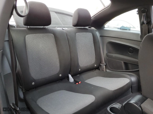2019 Volkswagen Beetle S with VIN 3VWFD7AT3KM708711, listed as a Copart auction lot 82218764 with 98,387 mi miles and Salvage Title. Bid and sale history available at carsss.com. Image 10.
