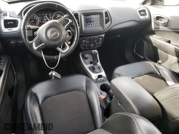 2020 Jeep Compass Latitude with VIN 3C4NJDBB2LT251702, listed as a Copart auction lot 72506304 with 94,675 mi miles and Clean Title. Bid and sale history available at DreamBid. Image 8.
