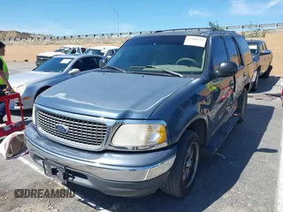 2000 Ford Expedition XLT with VIN 1FMRU1561YLB33693, listed as a IAAI auction lot 41840412 with 1 mi miles. Bid and sale history available at carsss.com. Image 2.