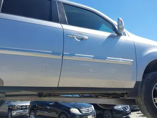 2011 Honda Pilot Touring with VIN 5FNYF4H91BB086712, listed as a IAAI auction lot 41809369 with 260,718 mi miles. Bid and sale history available at carsss.com. Image 6.