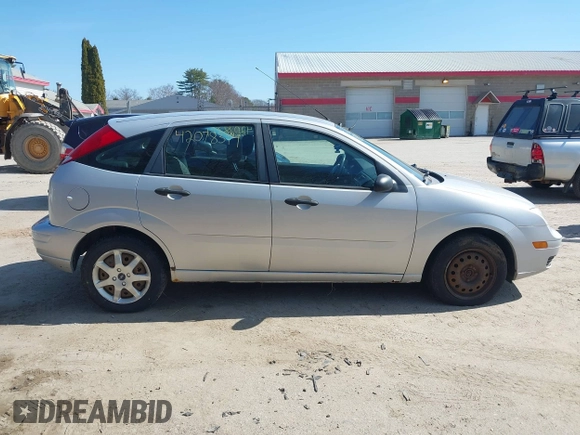 2005 Ford Focus S with VIN 3FAFP37N25R117732, listed as a IAAI auction lot 42078394 with 177,924 mi miles and . Bid and sale history available at carsss.com. Image 14.