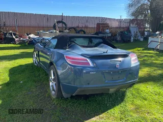 2007 Saturn Sky z VIN 1G8MB35B77Y138485, wystawiony jako Copart lot #46497125 z przebiegiem 90 075 mil mil oraz Szkoda całkowita • Salvage title. Historia ofert i sprzedaży dostępna na DreamBid. Obrazek 3.