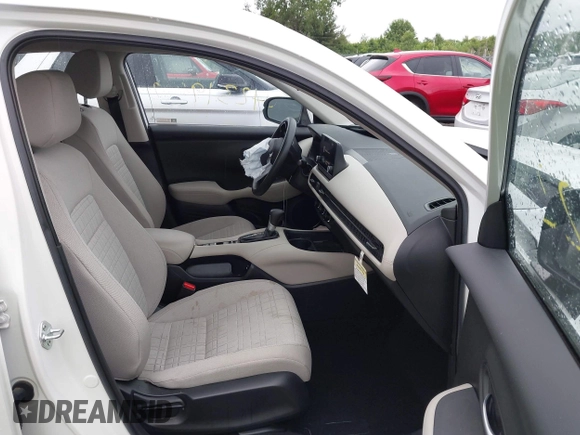 2024 Honda HR-V LX with VIN 3CZRZ2H33RM709002, listed as a IAAI auction lot 42319822 with 17,823 mi miles and . Bid and sale history available at DreamBid. Image 5.