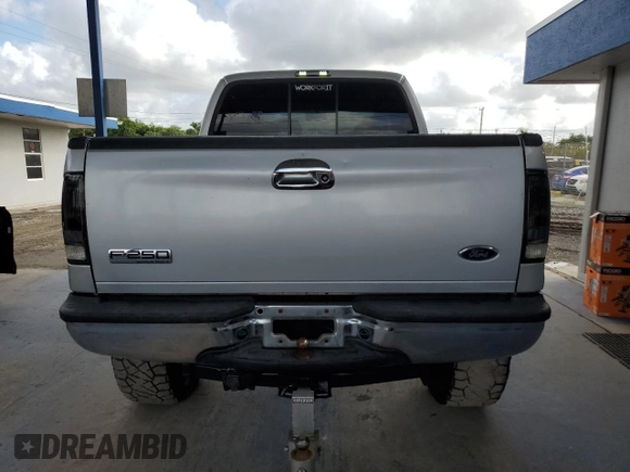 2006 Ford F-250 XL с VIN 1FTSW21P46EC70648, выставлен на аукционе Copart как лот 65358885 с пробегом 209 172 миль миль и Списание • Salvage title. История ставок и продаж доступна на DreamBid. Изображение 6.