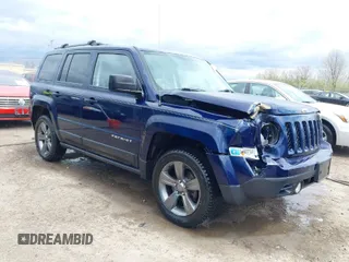 2015 Jeep Patriot Latitude z VIN 1C4NJRFB5FD270374, wystawiony jako IAAI lot #42039211 z przebiegiem 106 665 mil mil oraz . Historia ofert i sprzedaży dostępna na DreamBid. Obrazek 1.