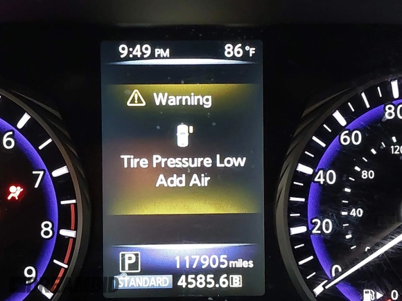 2014 Infiniti Q50 Premium with VIN JN1BV7AP6EM676289, listed as a IAAI auction lot 42304661 with 117,905 mi miles and . Bid and sale history available at DreamBid. Image 15.