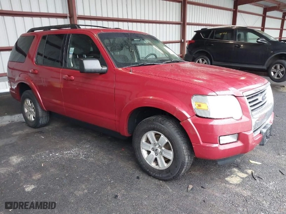 2010 Ford Explorer XLT with VIN 1FMEU7DE3AUA77766, listed as a IAAI auction lot 41733121 with 176,431 mi miles. Bid and sale history available at carsss.com. Image 1.