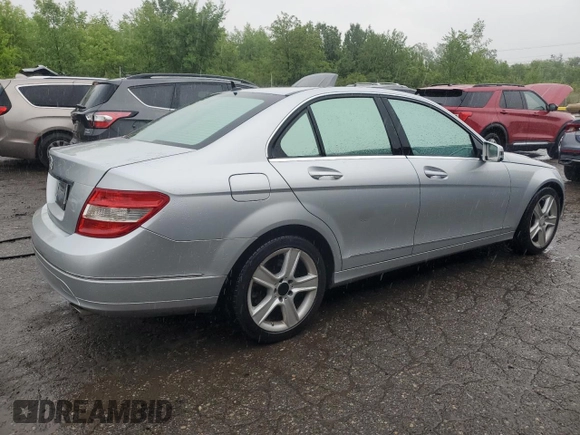 2011 Mercedes-Benz C 300 Sport z VIN WDDGF5EB8BF632917, wystawiony jako Copart lot #64001935 z przebiegiem 230 867 mil mil oraz Czysty tytuł • Clean title. Historia ofert i sprzedaży dostępna na DreamBid. Obrazek 3.