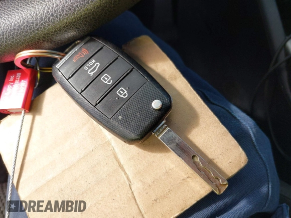 2020 Kia Optima LX с VIN 5XXGT4L3XLG386786, выставлен на аукционе IAAI как лот 42121288 с пробегом 109 213 миль миль и . История ставок и продаж доступна на DreamBid. Изображение 11.