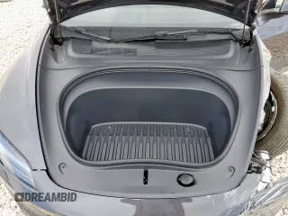 2025 Tesla Model 3 Long Range z VIN 5YJ3E1EA5SF000814, wystawiony jako Copart lot #57821595 z przebiegiem 727 mil mil oraz Szkoda całkowita • Salvage title. Historia ofert i sprzedaży dostępna na DreamBid. Obrazek 11.