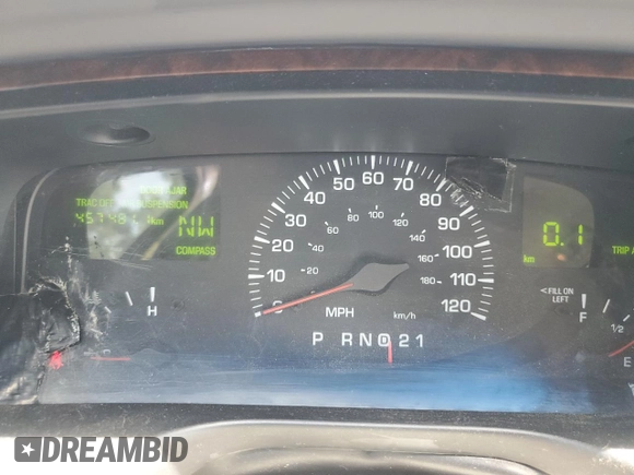 2002 Lincoln Town Car Signature z VIN 1LNHM82WX2Y668217, wystawiony jako Copart lot #53368085 z przebiegiem 457 481 mil mil oraz Szkoda całkowita • Salvage title. Historia ofert i sprzedaży dostępna na DreamBid. Obrazek 9.