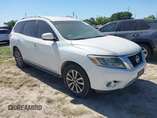 2014 Nissan Pathfinder SV with VIN 5N1AR2MN9EC616289, listed as a IAAI auction lot 41965424 with 215,270 mi miles. Bid and sale history available at carsss.com. Image 1.