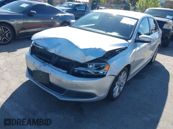 2013 Volkswagen Jetta SE with VIN 3VWDP7AJ6DM412727, listed as a IAAI auction lot 41824054 with 175,093 mi miles and . Bid and sale history available at DreamBid. Image 2.