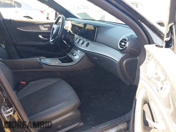 2022 Mercedes-Benz E 350 with VIN W1KZF8DB1NB085013, listed as a IAAI auction lot 41881502 with 83,238 mi miles and . Bid and sale history available at DreamBid. Image 5.