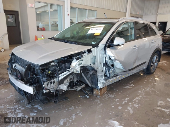 2019 Kia Niro Touring with VIN KNDCE3LC8K5304429, listed as a IAAI auction lot 41374848 with 1 mi miles. Bid and sale history available at carsss.com. Image 2.