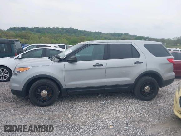 2013 Ford Utility Police Interceptor with VIN 1FM5K8AR1DGC40632, listed as a IAAI auction lot 41944997 with 126,157 mi miles. Bid and sale history available at carsss.com. Image 14.