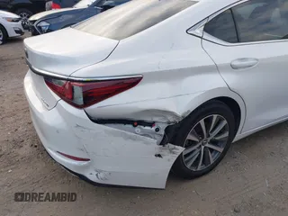 2020 Lexus ES 350 с VIN 58ADZ1B12LU074816, выставлен на аукционе IAAI как лот 42163025 с пробегом 112 060 миль миль и . История ставок и продаж доступна на DreamBid. Изображение 6.
