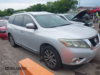 2014 Nissan Pathfinder Platinum with VIN 5N1AR2MNXEC686335, listed as a IAAI auction lot 42609936 with 180,720 mi miles and . Bid and sale history available at DreamBid. Image 1.