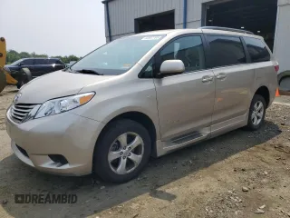 2017 Toyota Sienna LE Auto Access Seat с VIN 5TDKZ3DC6HS889271, выставлен на аукционе Copart как лот 60507795 с пробегом 26 976 миль миль и Списание • Salvage title. История ставок и продаж доступна на DreamBid. Изображение 1.