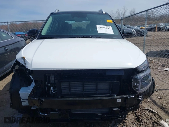 2024 Hyundai Venue SEL with VIN KMHRC8A3XRU326010, listed as a IAAI auction lot 41845065 with 2,604 mi miles and . Bid and sale history available at DreamBid. Image 13.