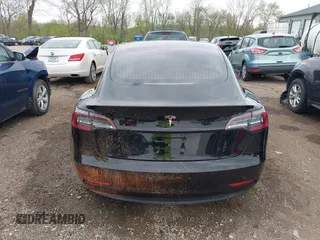 2018 Tesla Model 3 Long Range Battery z VIN 5YJ3E1EA7JF035546, wystawiony jako IAAI lot #42064239 z przebiegiem 113 210 mil mil oraz . Historia ofert i sprzedaży dostępna na DreamBid. Obrazek 16.