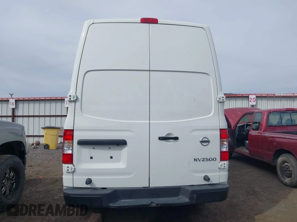 2021 Nissan NV Cargo SV z VIN 1N6BF0LY8MN809146, wystawiony jako IAAI lot #42005532 z przebiegiem 31 869 mil mil oraz . Historia ofert i sprzedaży dostępna na DreamBid. Obrazek 17.