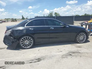 2018 Mercedes-Benz C 300 with VIN 55SWF4JB2JU270137, listed as a Copart auction lot 61640165 with 112,580 mi miles and Clean title. Bid and sale history available at DreamBid. Image 3.