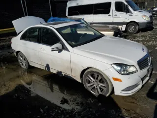 2013 Mercedes-Benz C 300 Sport с VIN WDDGF8AB0DR289190, выставлен на аукционе Copart как лот 43130315 с пробегом 167 032 миль миль и Списание • Salvage title. История ставок и продаж доступна на DreamBid. Изображение 4.