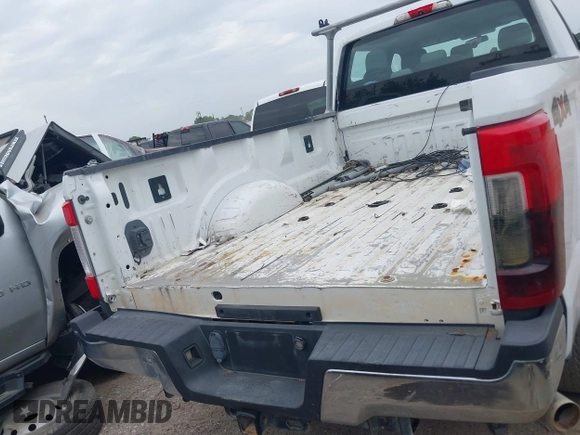 2017 Ford F-250 Lariat с VIN 1FT7W2B61HEE31617, выставлен на аукционе IAAI как лот 42782785 с пробегом 239 111 миль миль и . История ставок и продаж доступна на DreamBid. Изображение 16.