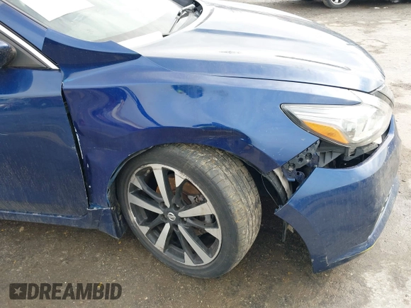 2018 Nissan Altima 2.5 SR with VIN 1N4AL3AP3JC101421, listed as a IAAI auction lot 41482620 with 101,431 mi miles. Bid and sale history available at carsss.com. Image 6.