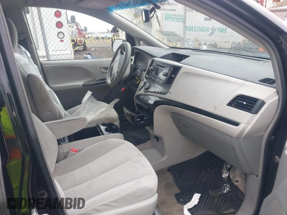 2013 Toyota Sienna LE AAS with VIN 5TDKK3DCXDS365748, listed as a IAAI auction lot 41672203 with 175,563 mi miles. Bid and sale history available at carsss.com. Image 5.