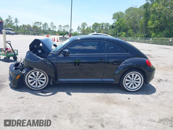 2013 Volkswagen Beetle Entry с VIN 3VWFP7AT4DM639280, выставлен на аукционе IAAI как лот 42324777 с пробегом 77 049 миль миль и . История ставок и продаж доступна на DreamBid. Изображение 15.