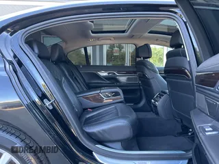 2022 BMW 7 Series 740i xDrive with VIN WBA7T4C06NCK78073, listed as a IAAI auction lot 42783922 with 104,432 mi miles and . Bid and sale history available at DreamBid. Image 8.