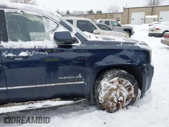 2018 GMC Yukon XL SLT with VIN 1GKS2GKC2JR394198, listed as a IAAI auction lot 41321208 with 113,645 mi miles. Bid and sale history available at carsss.com. Image 6.