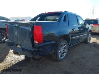 2012 Cadillac Escalade EXT Premium with VIN 3GYT4NEF1CG294207, listed as a IAAI auction lot 41520895 with NaN miles. Bid and sale history available at carsss.com. Image 4.