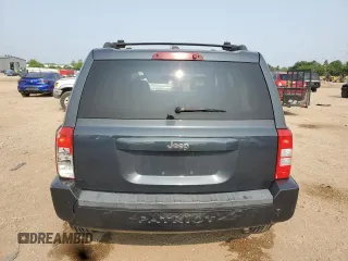 2008 Jeep Patriot Sport with VIN 1J8FT28W18D520047, listed as a Copart auction lot 59384295 with 176,770 mi miles and Salvage title. Bid and sale history available at DreamBid. Image 6.