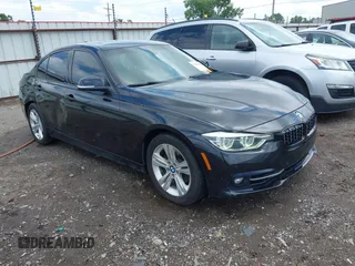 2016 BMW 3 Series 328i z VIN WBA8E9G56GNT84824, wystawiony jako IAAI lot #42503633 z przebiegiem 124 626 mil mil oraz . Historia ofert i sprzedaży dostępna na DreamBid. Obrazek 1.