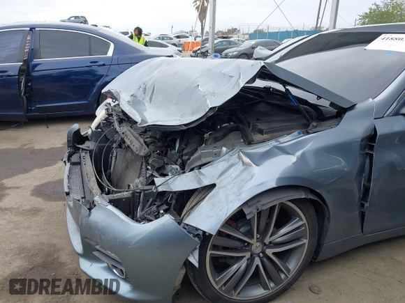 2015 Infiniti Q50 Premium with VIN JN1BV7AP1FM351633, listed as a IAAI auction lot 41880366 with 106,564 mi miles. Bid and sale history available at carsss.com. Image 6.