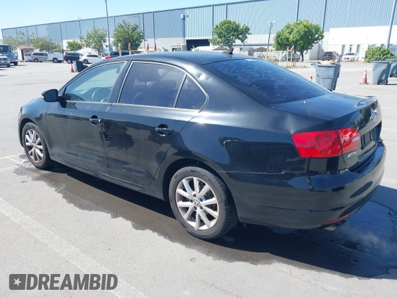 2012 Volkswagen Jetta SE с VIN 3VWDP7AJ2CM360172, выставлен на аукционе IAAI как лот 42286893 с пробегом 122 821 миль миль и . История ставок и продаж доступна на DreamBid. Изображение 3.